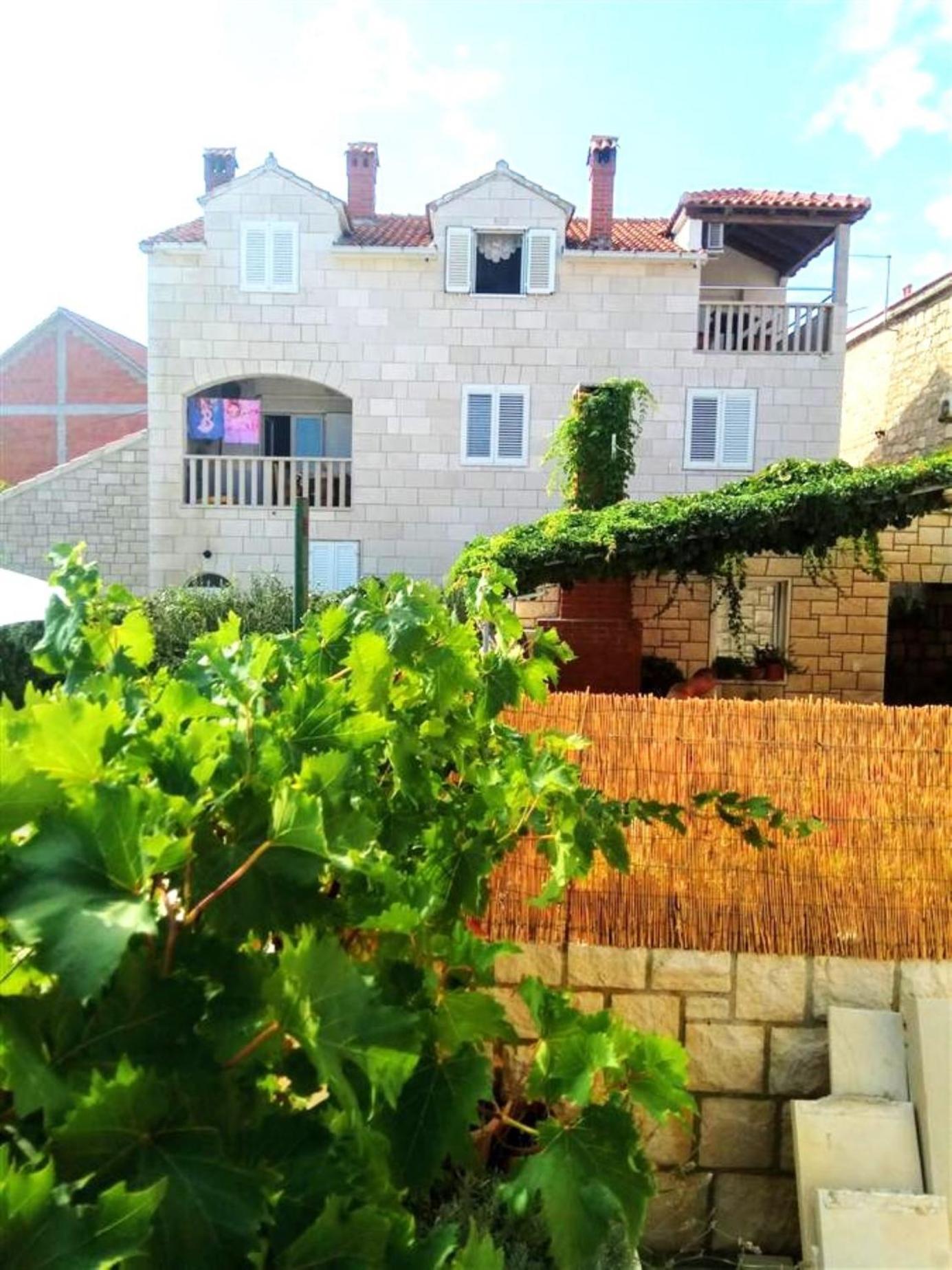 Apartmani Banic Postira Luaran gambar