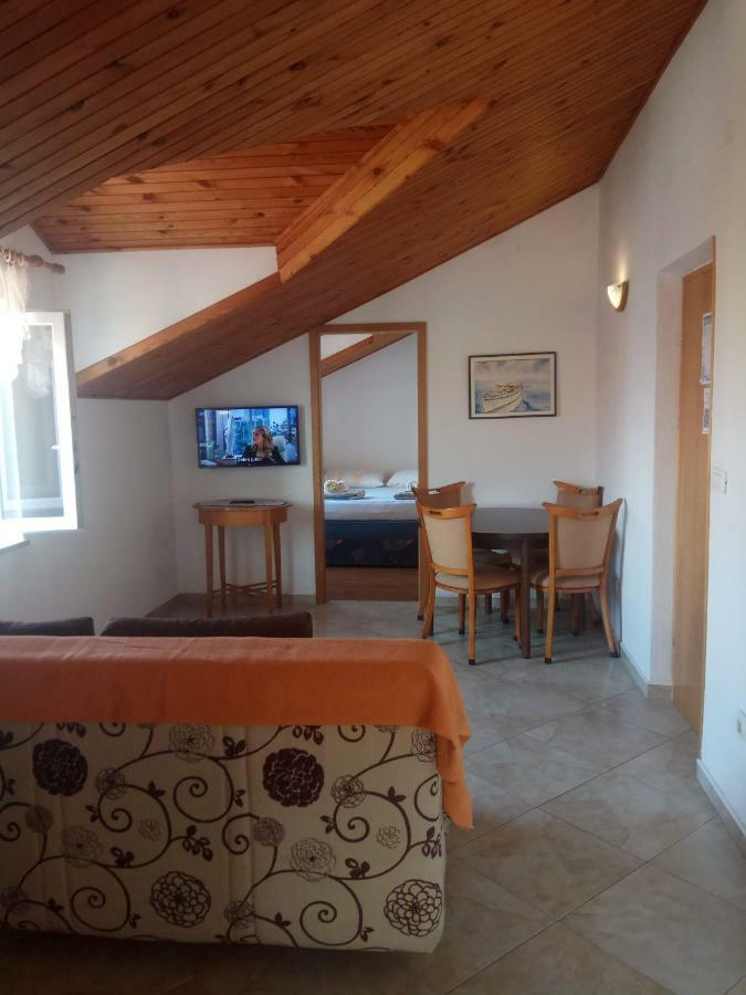 Apartmani Banic Postira Luaran gambar